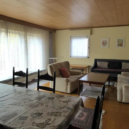 Einfaches Haus Direkt In Casa de Férias
