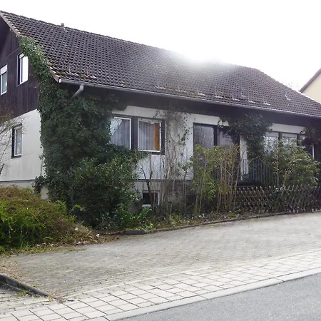 Casa de Férias Einfaches Haus Direkt In Bayreuth